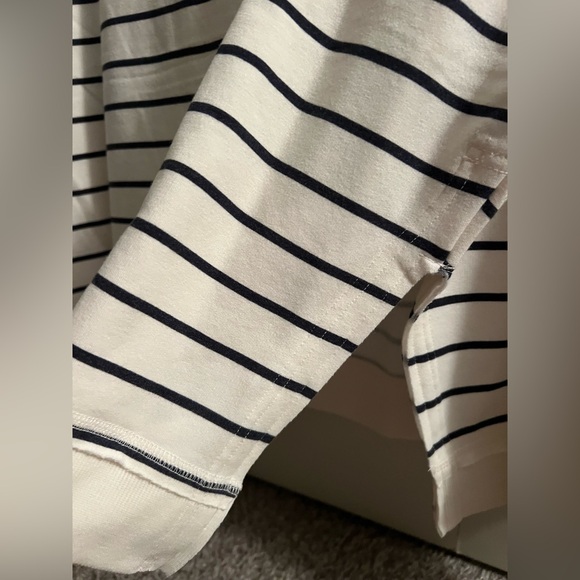 NWT Fleece V-Neck Sweatshirt. Size 00. - Picture 2 of 12